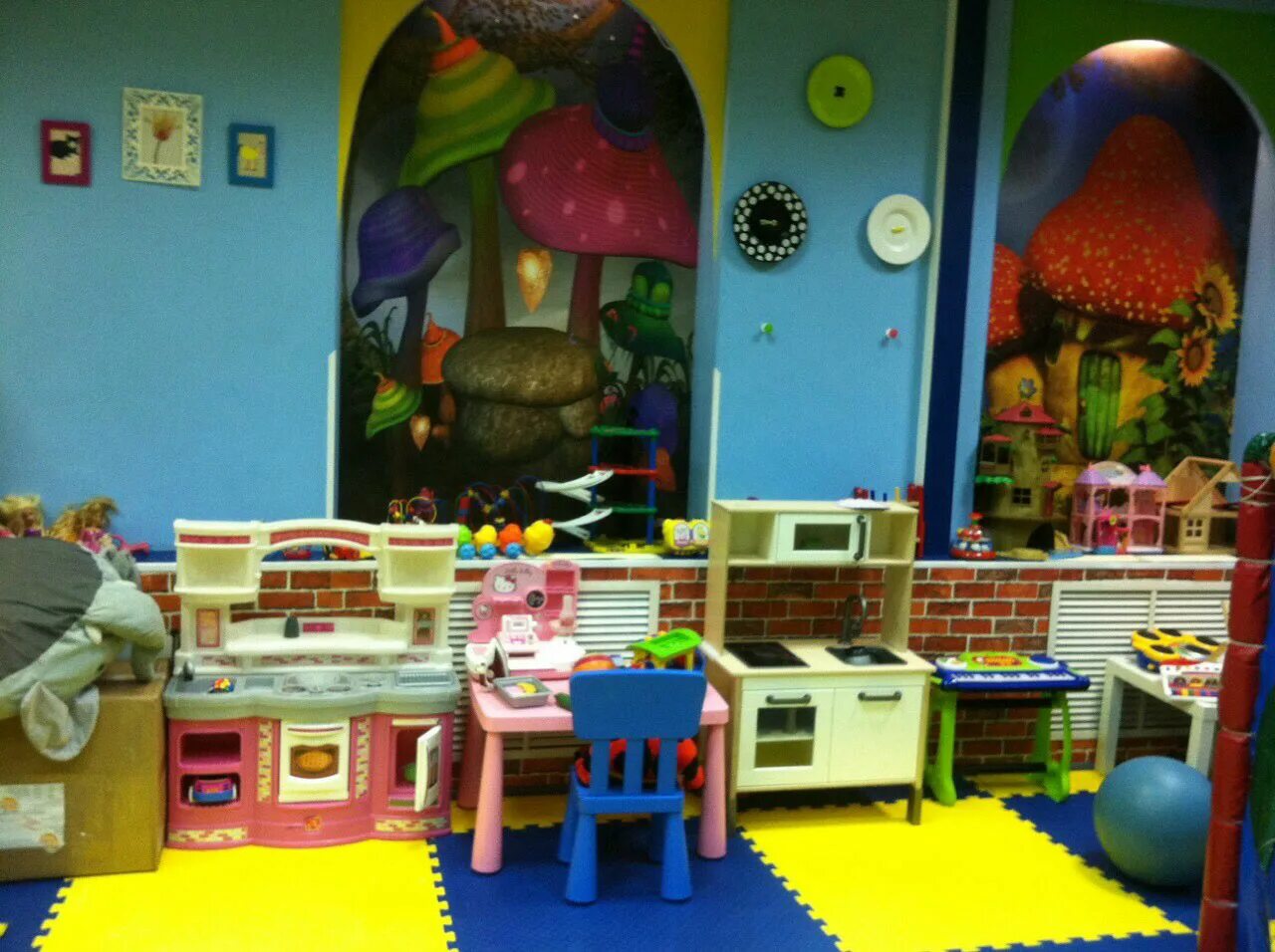 детские клубы саратов саратов. турбаза коттедж на 38 человек 38 попугаев. степашка лого. детский клуб железнодорожный. частный садик мофет.