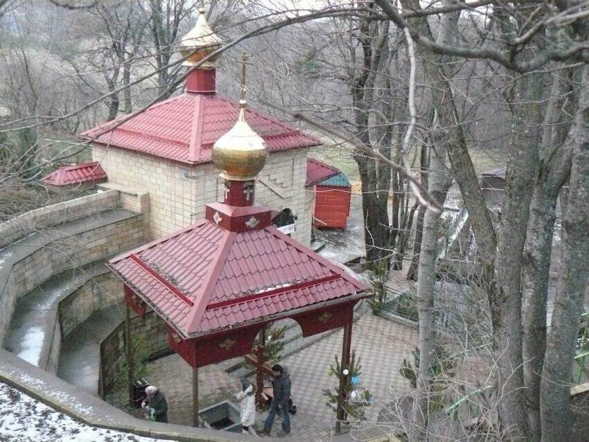 Талеж родник. Источник села московского. Святые источники. Источник села московского. Святой источник в деревне данилово.