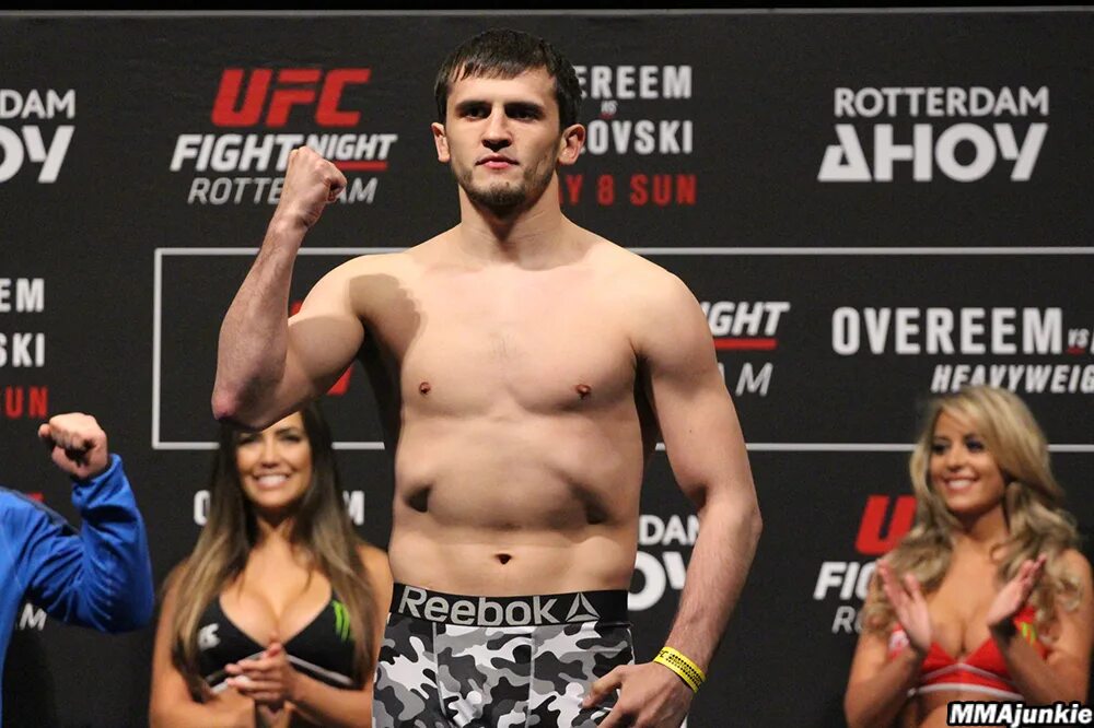 Смешанные единоборства. Альберт туменов-российский боец смешанных боевых искусств. Туменов эдвардс статистика боя. Туменов альберт последний бой 2021. Туменов вес.