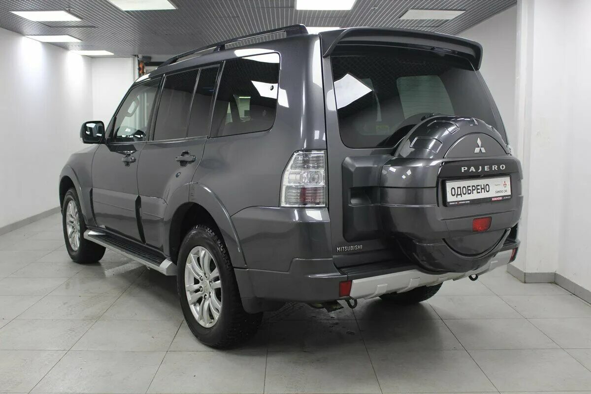 Mitsubishi pajero 2014