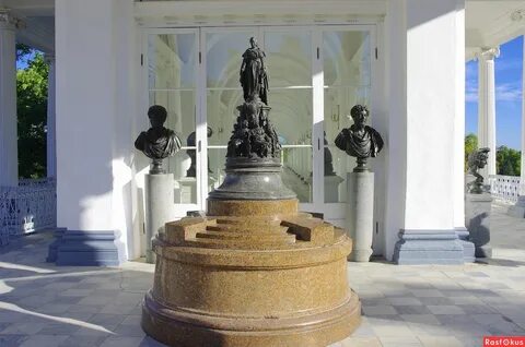 Галерея памятника