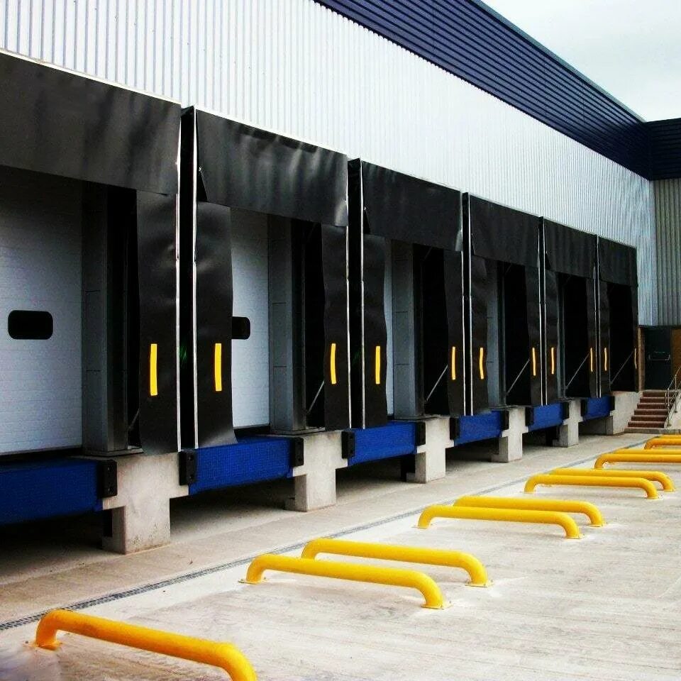 Морской контейнер склад. Перегрузочный док doorhan-01. Помещение загрузки. Перегрузочное оборудование алютех. Дебаркадер доклевеллер подъемная платформа.