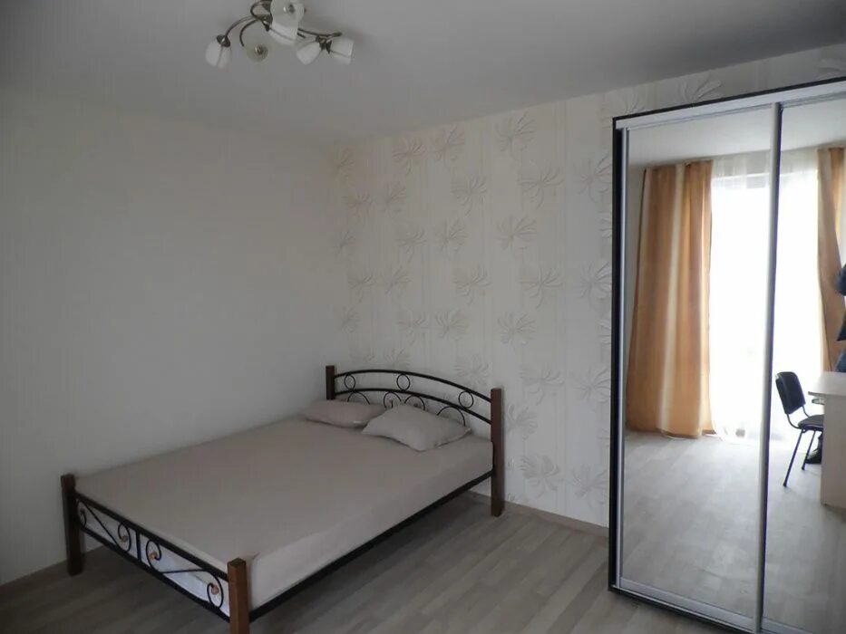 Посуточно в красноярске без посредников. Квартиры в красноярске. Квартиры на красноярском краю. Посуточно в красноярске без посредников. Улица сурикова красноярск квартиры.