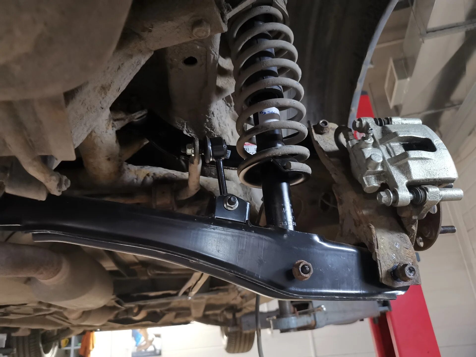 Задняя подвеска mitsubishi. Подвеска Mitsubishi Outlander 3. 2007 Mitsubishi Outlander Suspension. Mitsubishi Outlander XL 2 передняя подвеска. Задняя подвеска Outlander XL 2.0.