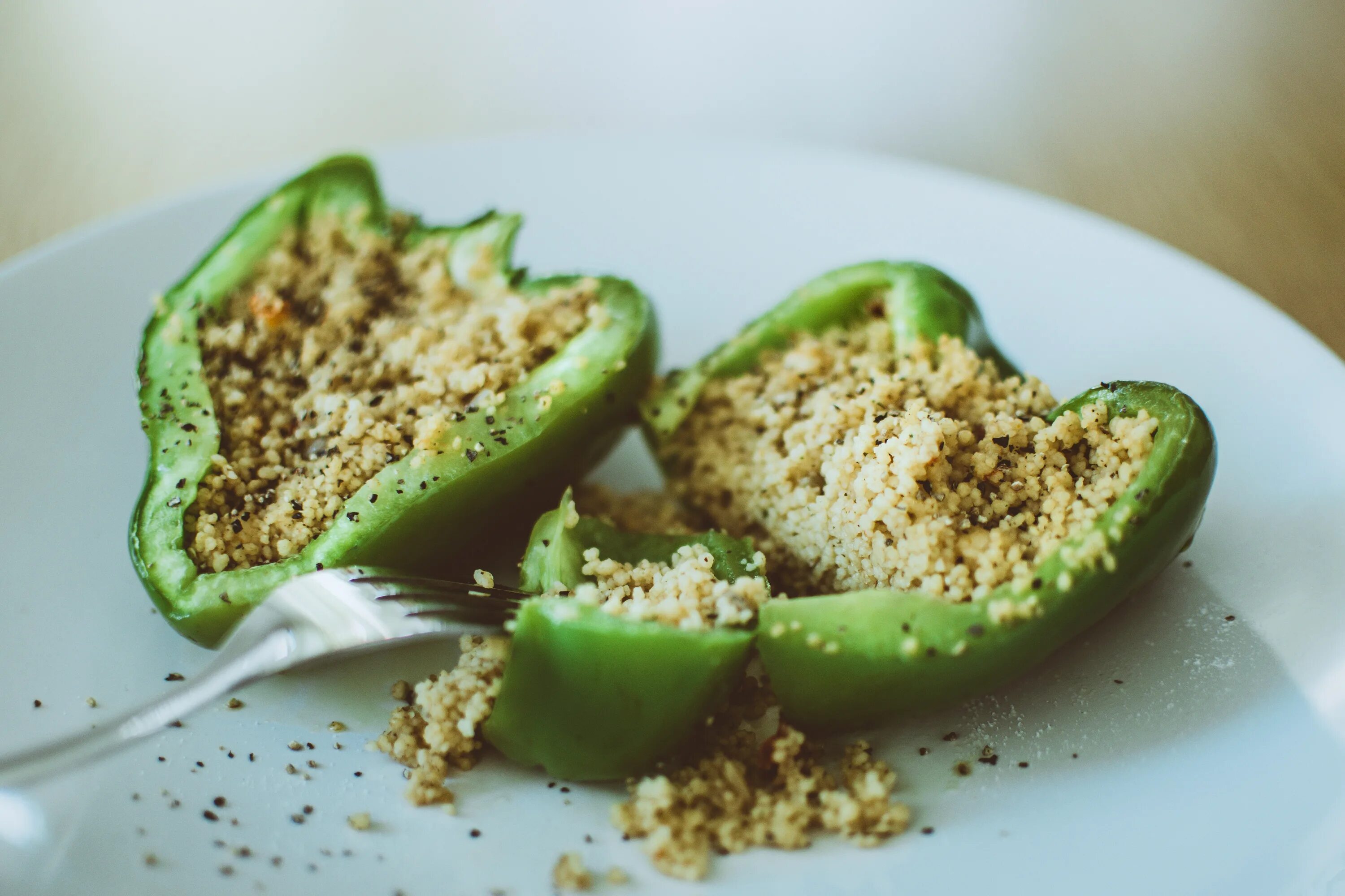 Самый маленький овощ. Кускус с фаршированными перцами. Green Bell Pepper dish. 1 Big Green Pepper. Dried Green Bell Pepper photo.