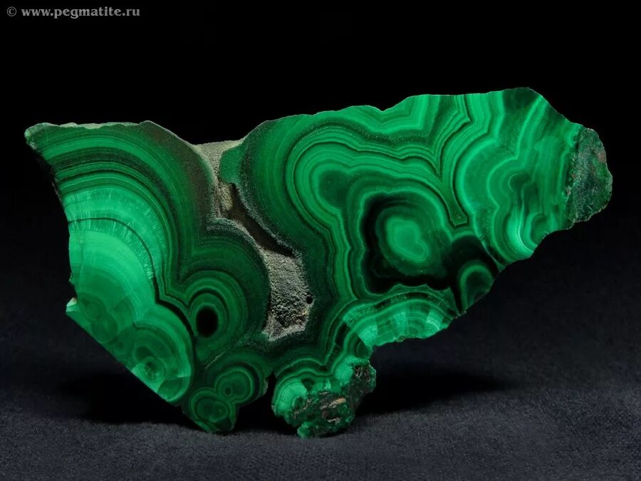 малахит камень. уральский малахит уральский малахит камень. нефрит малахит изумруд. синтетический малахит. малахит.