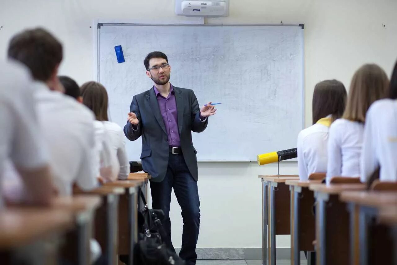 Edu курсы повышения. Курсы повышения квалификации. Повышение квалификации работников. Переквалификация сотрудников.