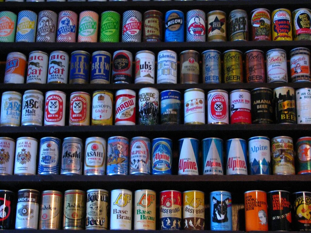 Пиво в банках. Пиво баночное. Пивные коктейли в жестяных банках. Canned beer