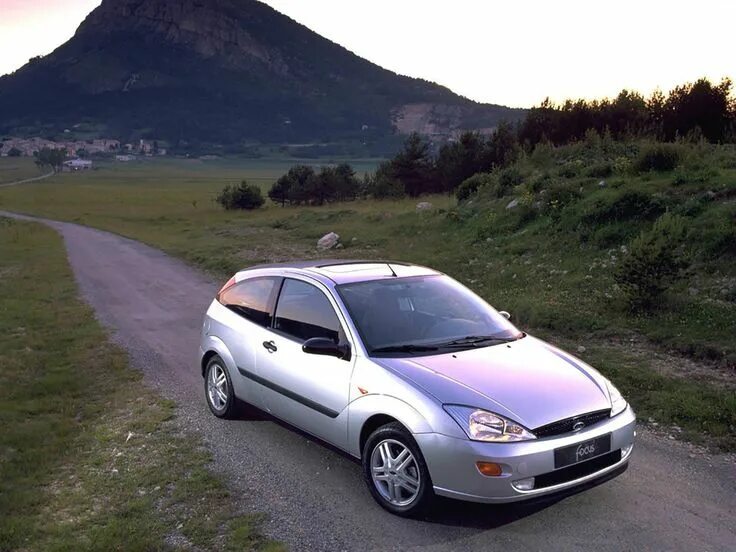 Форд фокус 1 в крыму. Картинки форд фокус 1 1 рестайлинг 2004 год. Цвет 2004. Ford focus 1 серебристый. Форд фокус 1 в крыму.