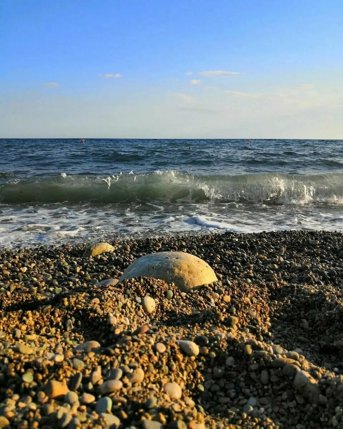 на черное море можно найти. морской бриз азовское море. ракушечный пляж в анапе. на черное море можно найти. пляж голубая бездна дивноморское.