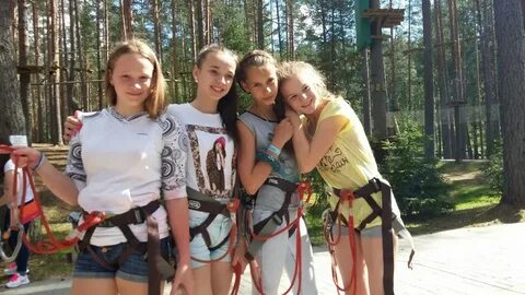 Лагерь юных девочек