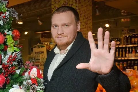 Ведущий экстрасенсов