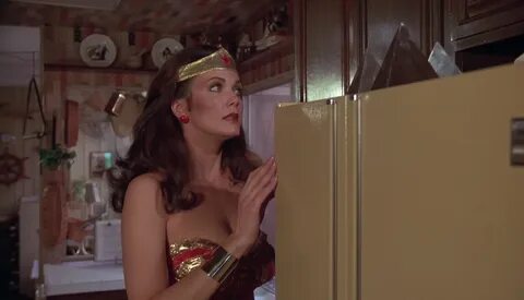 Lynda Carter in Wonder Woman (1975) .