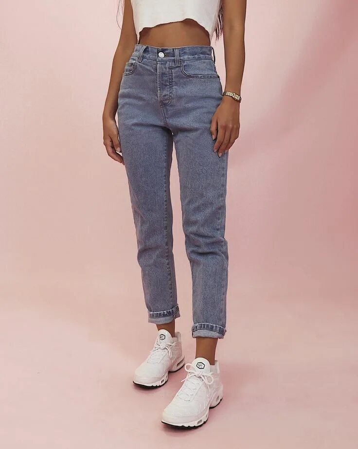 Twisted Blue Mom Jeans Blue mom jeans, Mom jeans outfit, Mom jeans