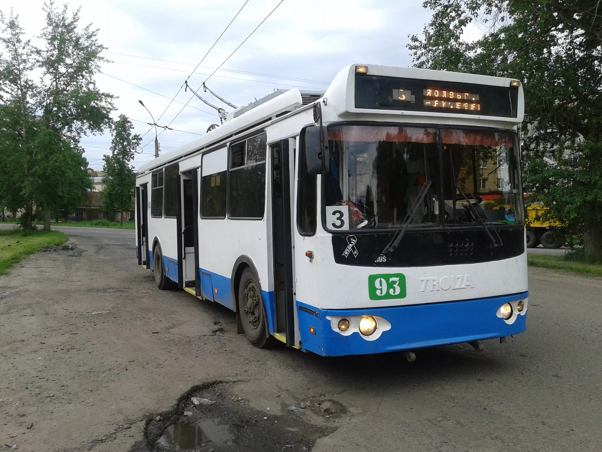 Транспорт яо. Электробус жёлтый. Новые автобусы. М69. Автобус желтый.