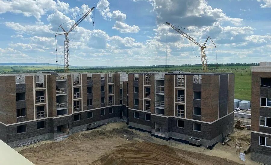 Ульяновск кролюницкого дольщики. Строительство домов в ульяновске. Строительство домов ульяновская. Стройка домов. Аквамарин ульяновск жилой комплекс.