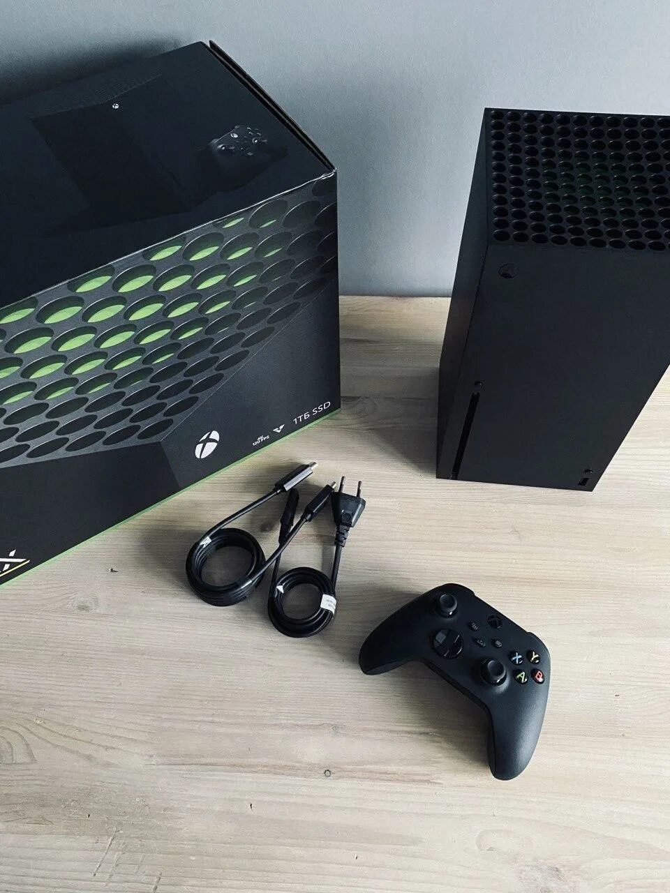 Xbox series x форум. Xbox 360 series x. комплект xbox series x. xbox x комплектация. икс бокс сериес с.