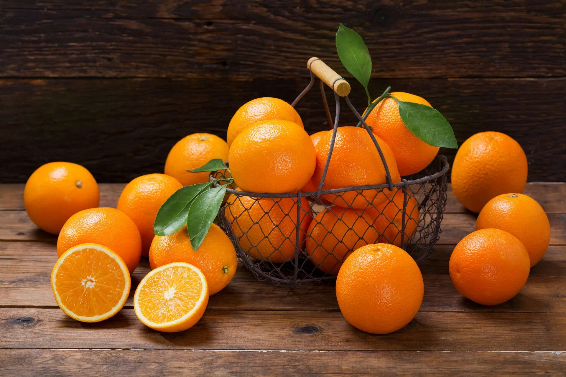 Апельсин википедия. Апельсин navel. Вкусный апельсин. Картинки на рабочий стол апельсины. Апельсины на столе.