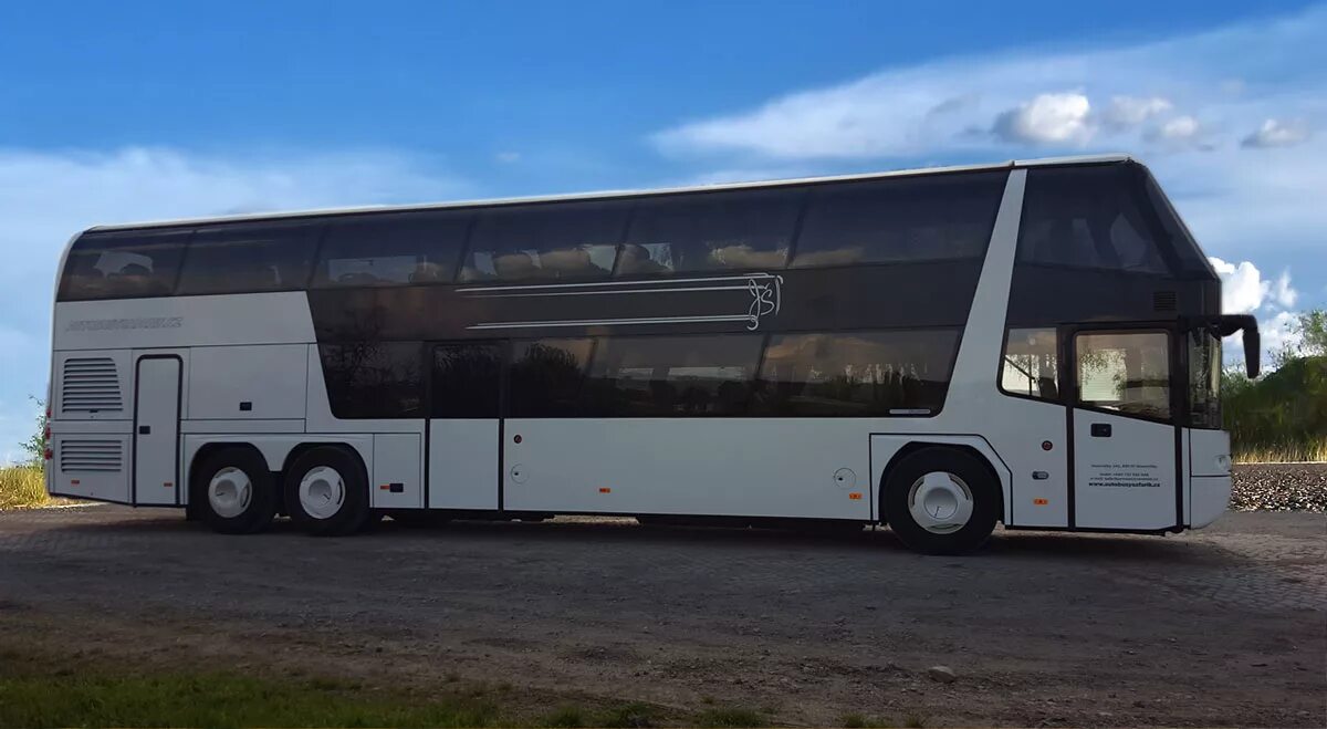 Куплю автобус неоплан б у. Автобус Неоплан 2022. Автобус Neoplan городской. Автобус Неоплан 122. Неоплан n318sнd.