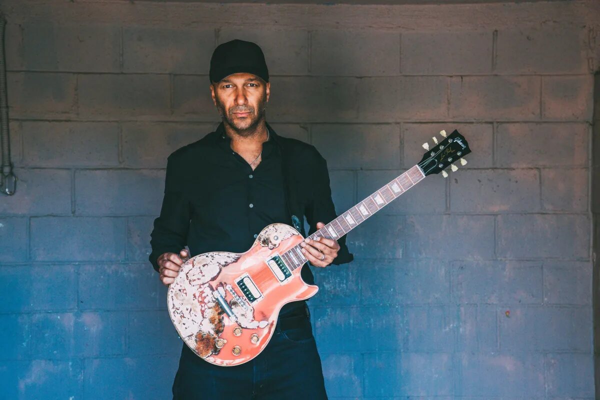 Tom morello песни. Maneskin & tom morello. Tom morello the atlas underground fire. Tom morello. Том морелло фото.