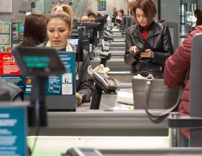 Москва телефон кадры. Касса перекресток. Оффлайн кассы. Супермаркет перекресток кассы. Форма на перекрестке на кассе.