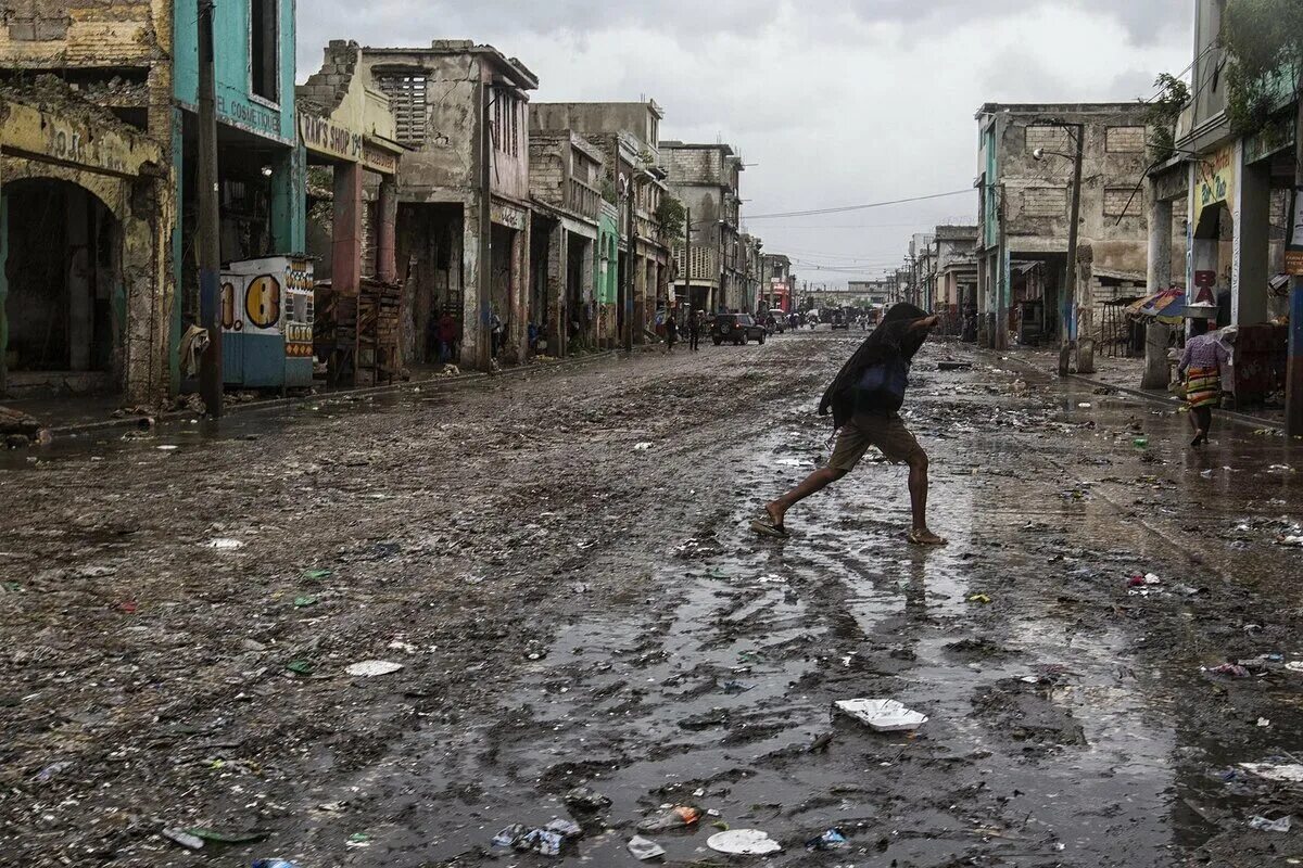 Гаити трущобы. Порт о Пренс трущобы. Гаити трущобы бедность. Порт-о-Пренс Гаити трущобы.