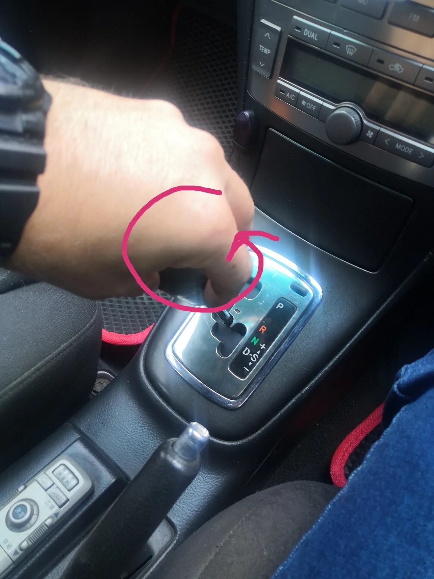 Как поменять автомат на тойота. Подсветка селектора акпп королла 110. Toyota caldina селектор акпп. Лампочки подсветки акпп тойота карина ат 211. Как поменять автомат на тойота.