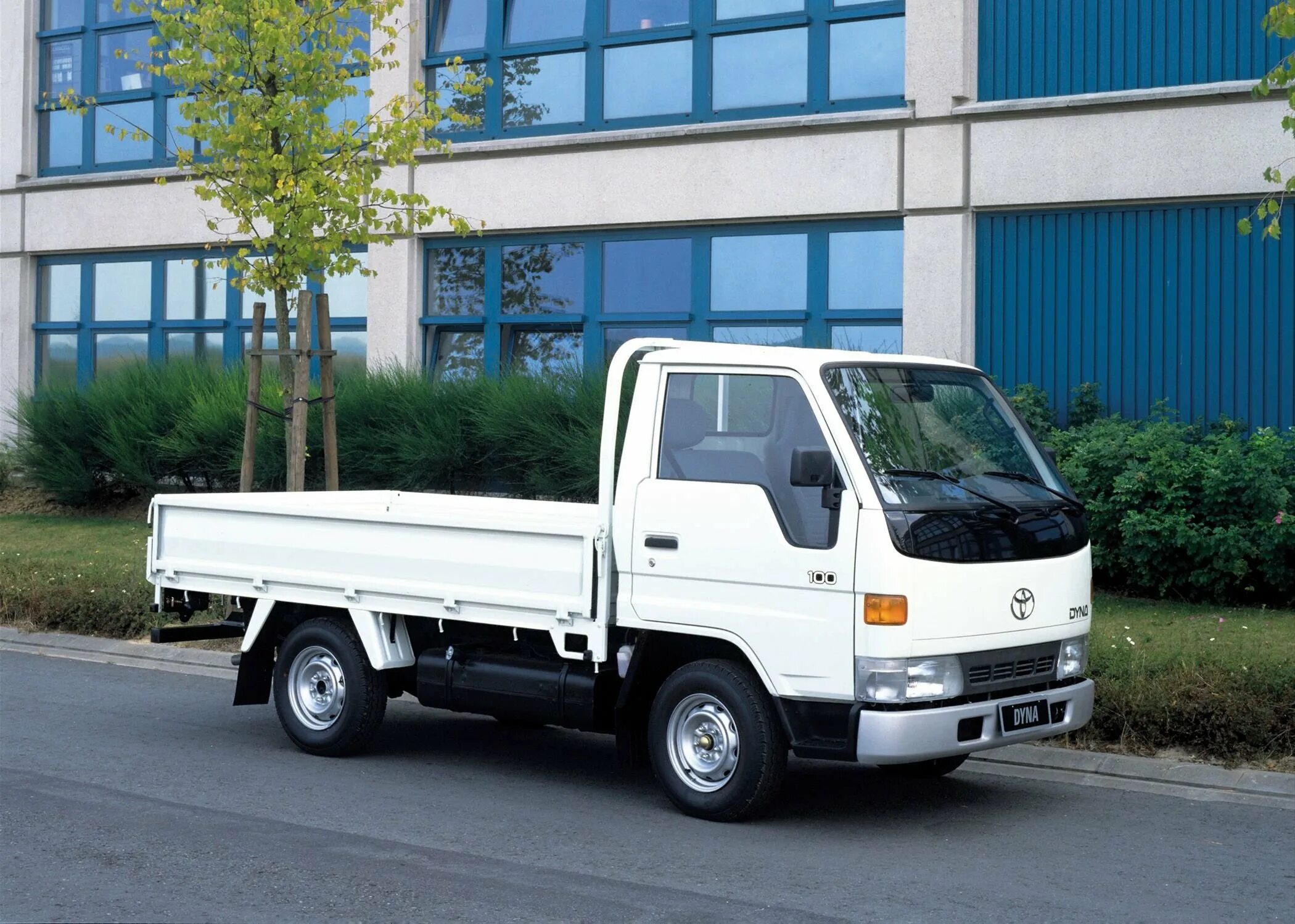 Toyota Dyna 100 '1995–99. Toyota Dyna 100. Тойота Дюна 1.5 тонна. Тойота Дюна 4/2. Грузовик 1 тонна купить