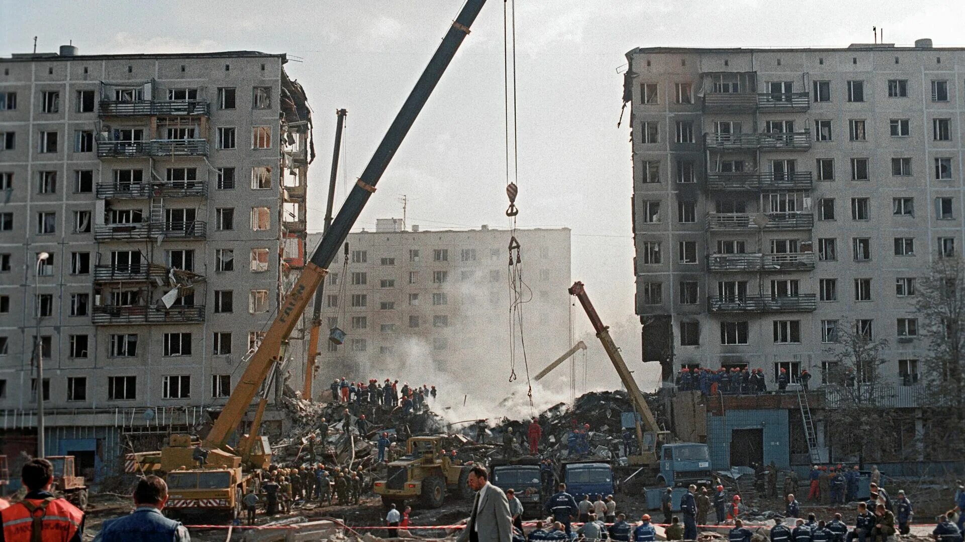Москва улица гурьянова 1999. 16 сентября 1999 волгодонск. Москва симоновская набережная в 90х. Москва улица гурьянова 1999. 1999 год в фотографиях.