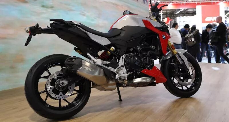 Бмв f30 сток. Bmw f800r 2015. Мотоцикл bmw f800r. Мотоцикл bmw f800r. Bmw f30 сток.