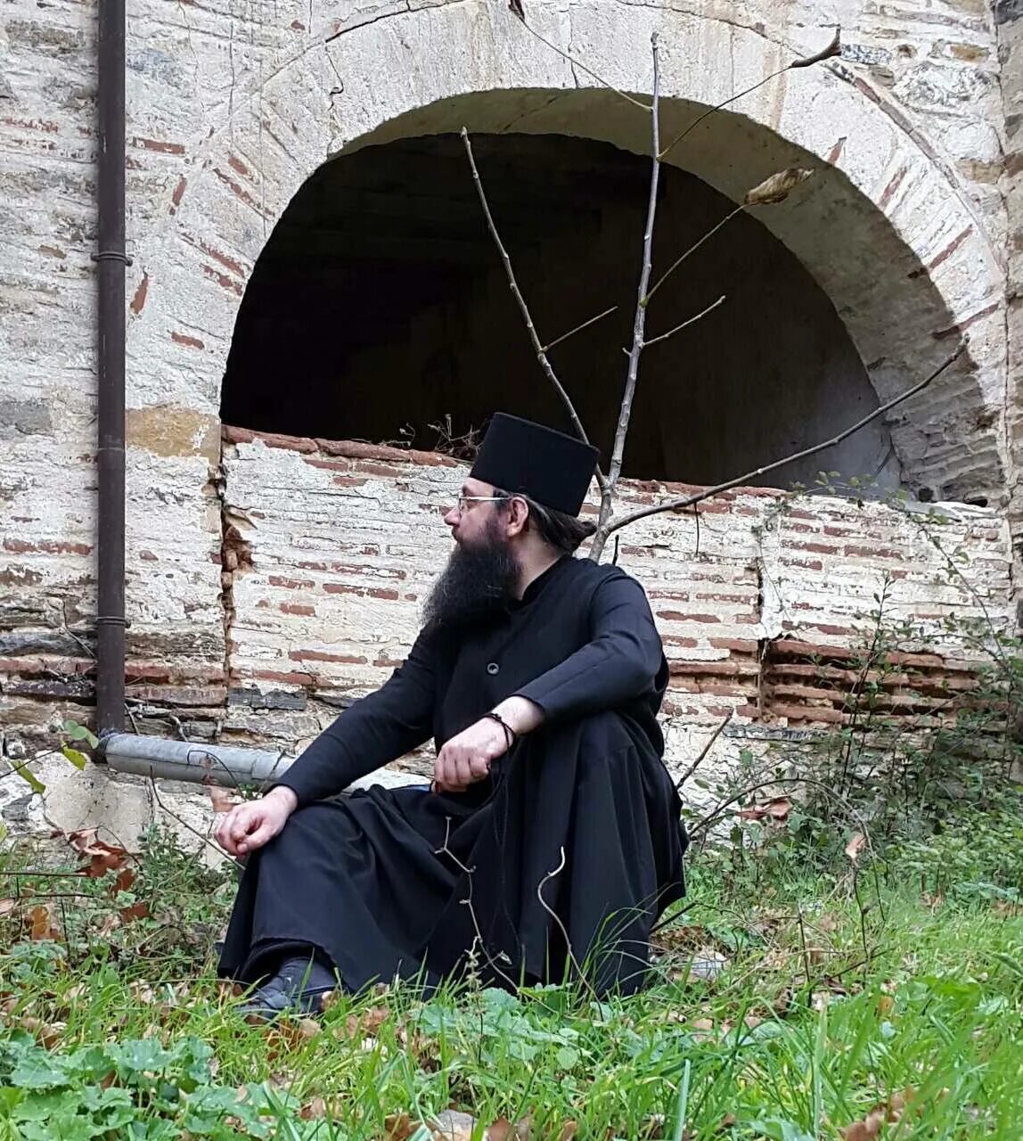 Монахи афона видео. Афон насельники монахи. монахи на афоне. монах виталий афон. святая гора афон монастыри монахи.