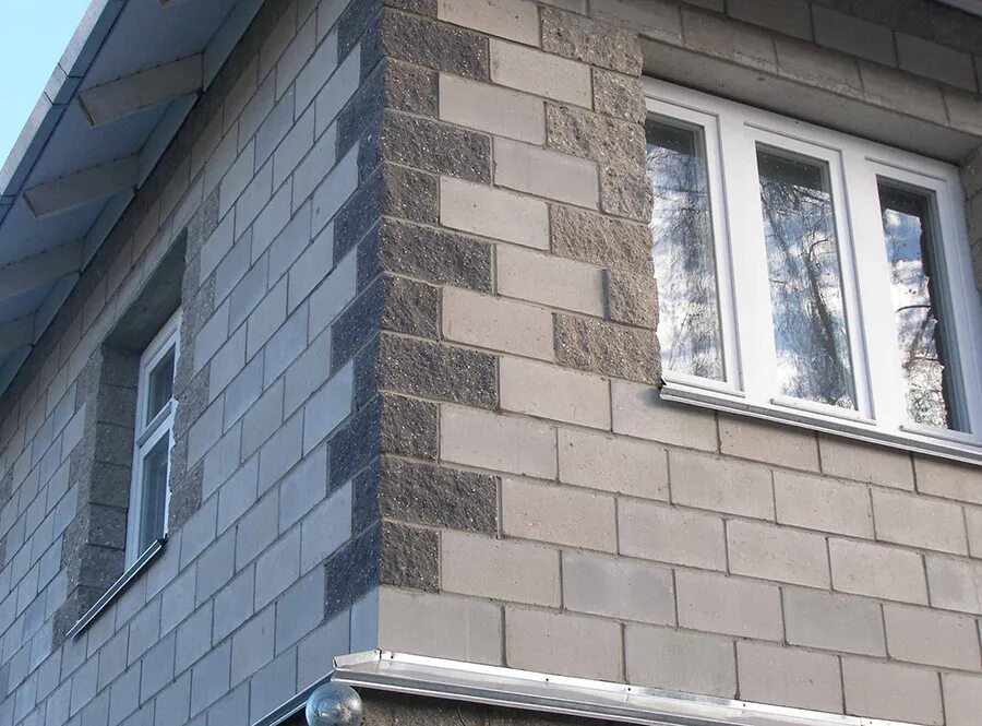 Как покрасить блоки. Отделка дома из блоков снаружи. наружная отделка газобетона. фасадная отделка газобетона. блоки с наружной отделкой.