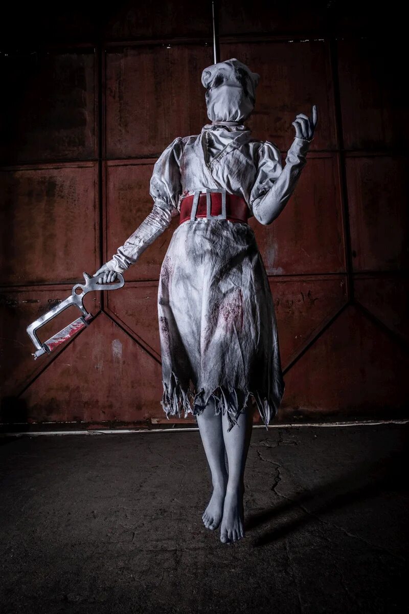 Dead by daylight салли смитсон. The nurse brought the. The nurse bring the. Медсестра энн крипипаста. Медсестра эннз криви паста.