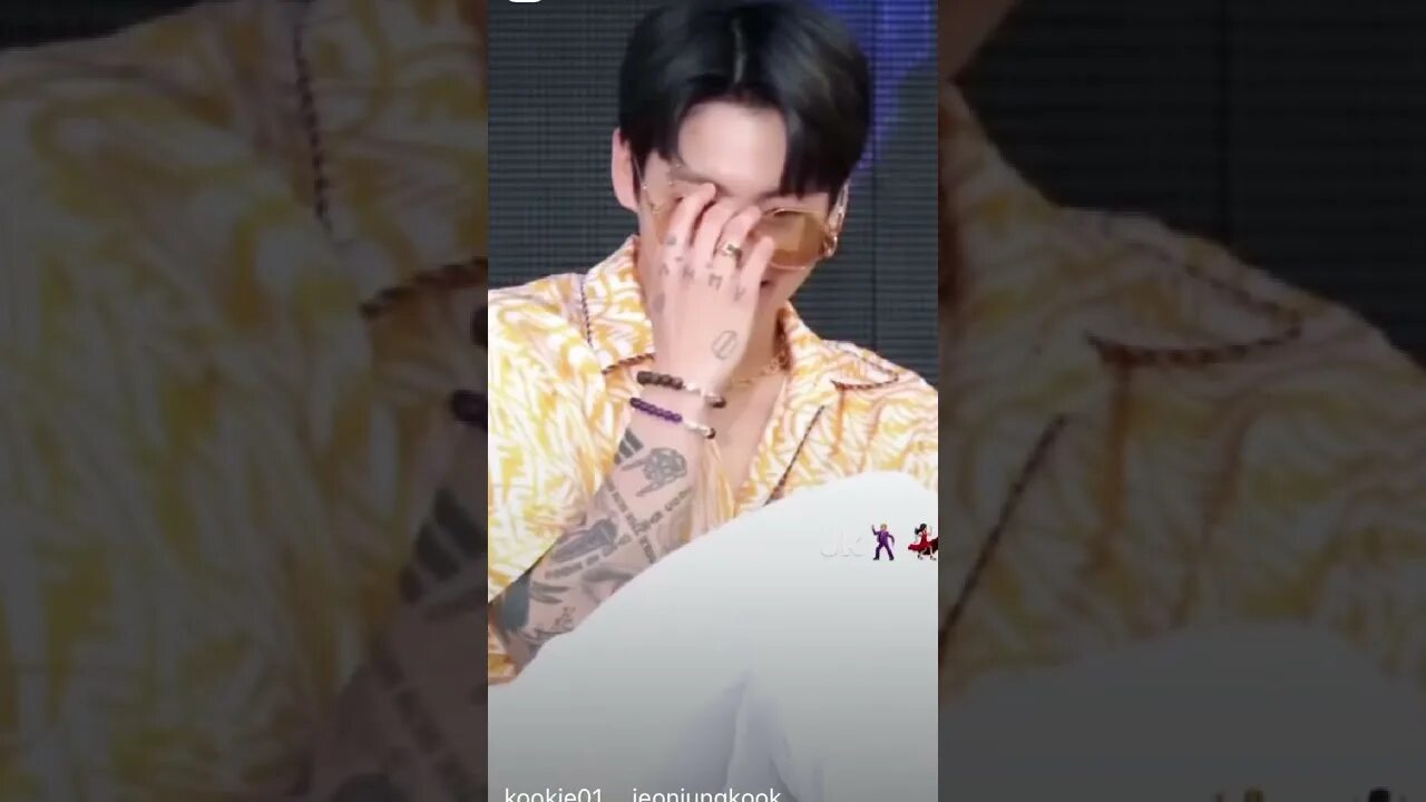 Чонгук tattoo песня. Тату чонгука на руке полностью. Чонгук tattoo песня. Bts чонгук татуировки. Чонгук tattoo песня.