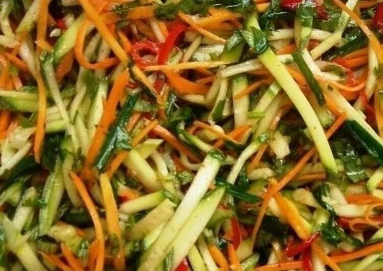 Корейские салаты из маринованных огурцов. Корейские салаты из маринованных огурцов