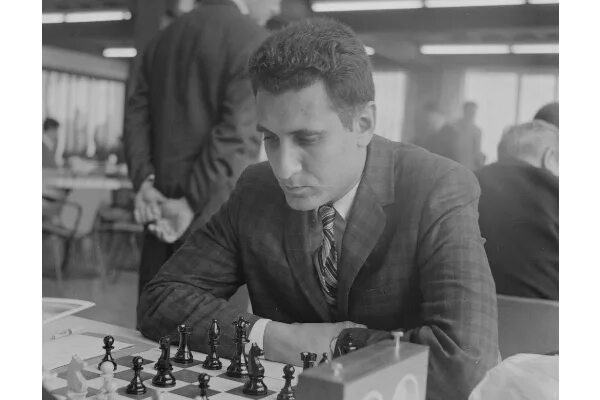 Биографии гроссмейстеров. Ларсен шахматист каспаров. Биографии гроссмейстеров. Пауль керес шахматист. Биографии гроссмейстеров.