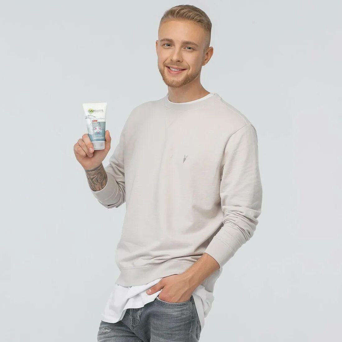 Егор булаткин. Подушка дакимакура егор крид. Адидас свитшот с кедами принт егор крид-. Постер егора крида. Стикер дэб егор крид.