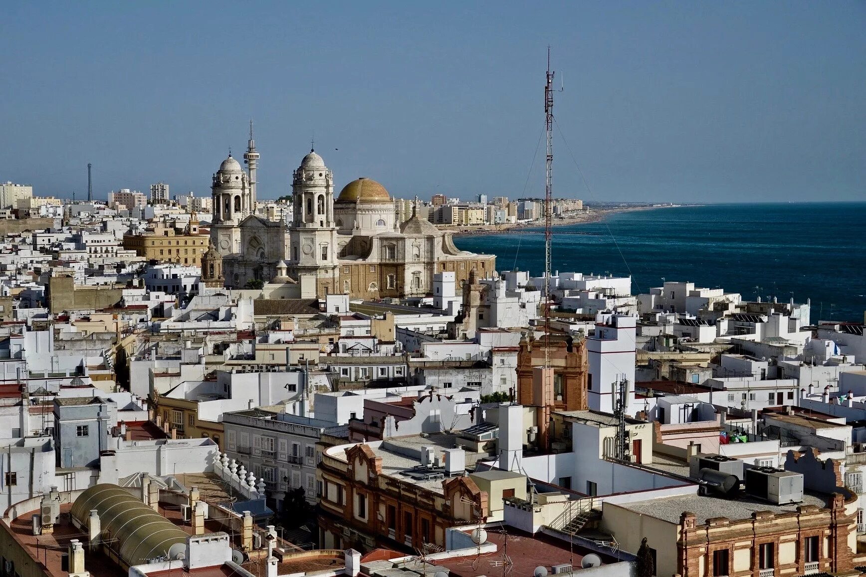 Валенсия город для жизни. Тур в валенсию из москвы. Cadiz испания. Валенсия город в испании. Эспланада аликанте.