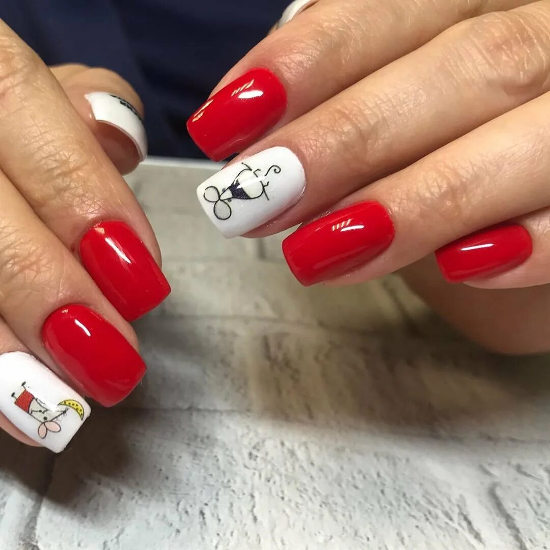 Маникюр в красно белом цвете. Краскрасно белый маникюр. Маникюр красный с белым. Маникюр белый с красным. Маникюр бело красно белый.