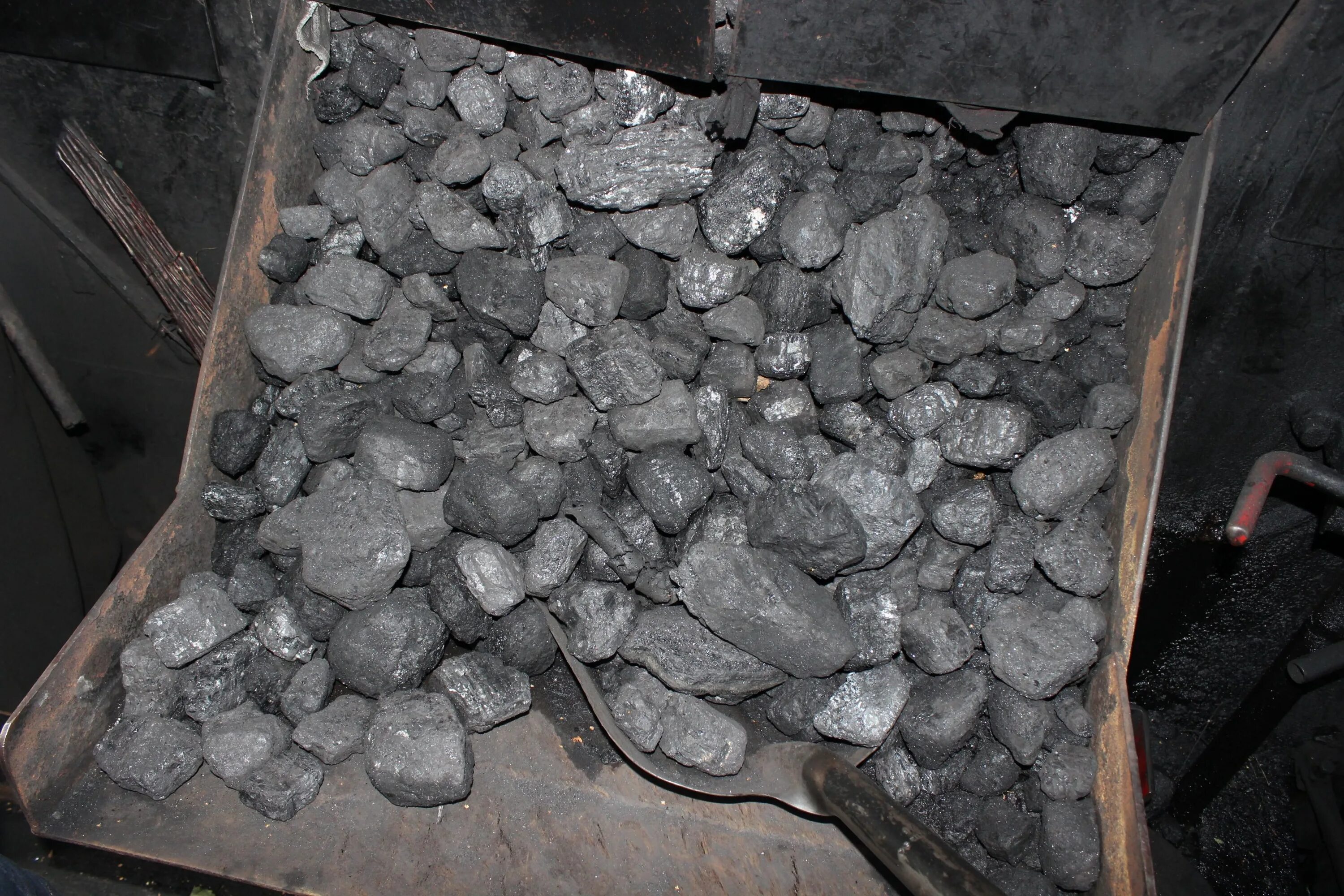 Уголь. Газовый уголь. Каменный уголь. Вагоны с углем. Уголь в вагоне