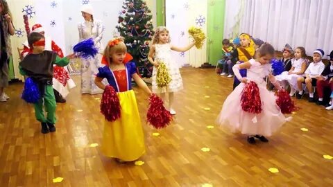 Танец с султанчиками в детском саду