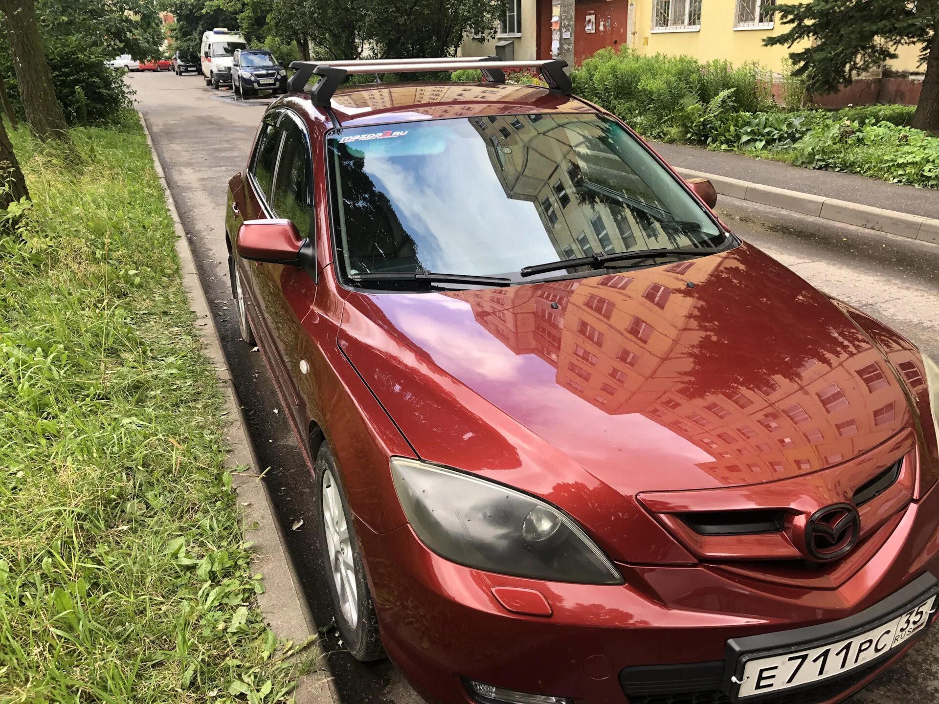 Мазда 3 бк с боксом на крыше. Фейринг мазда 6 gg. Mazda 3 крыша. Мазда 3 красная с автобоксом. Крыша мазда 3 бк.