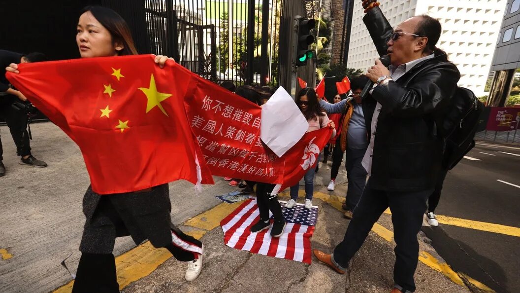 Главная угроза сша. Китай против. китай против америки. война китая и сша. китайцы против американцев.
