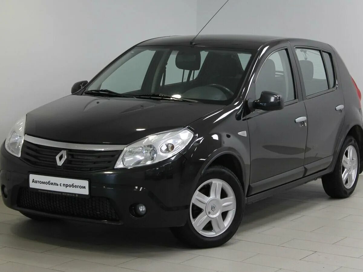 Купить б/у Renault Sandero I 1.6 MT (84 л.с.) бензин механика в Санкт-Петербурге