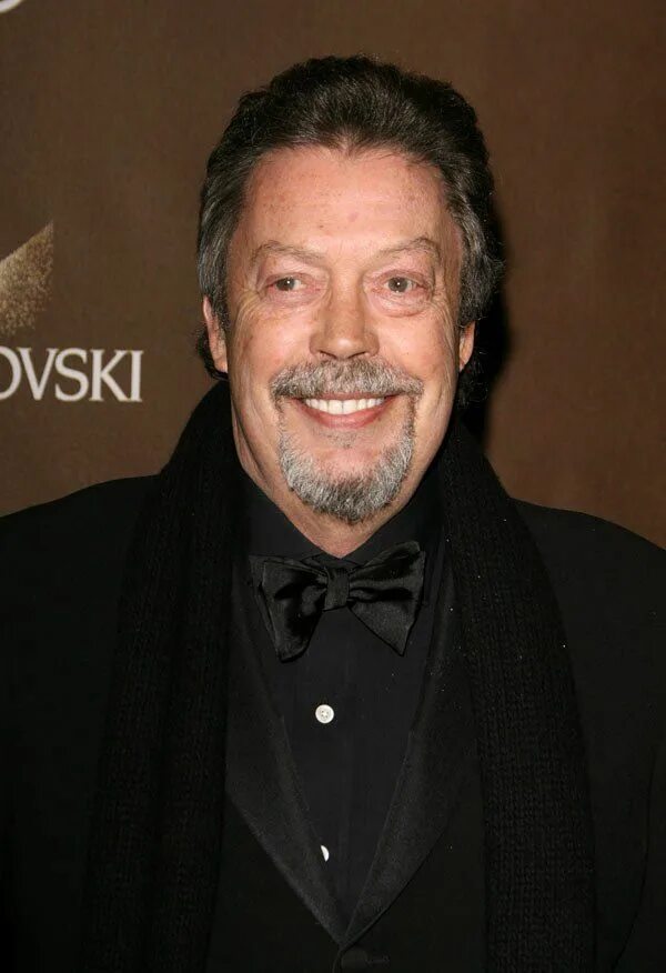 Тим карри 2019. Тим карри актер. Тим карри один дома 2. Тим карри сейчас 2020. Тим карри актер.