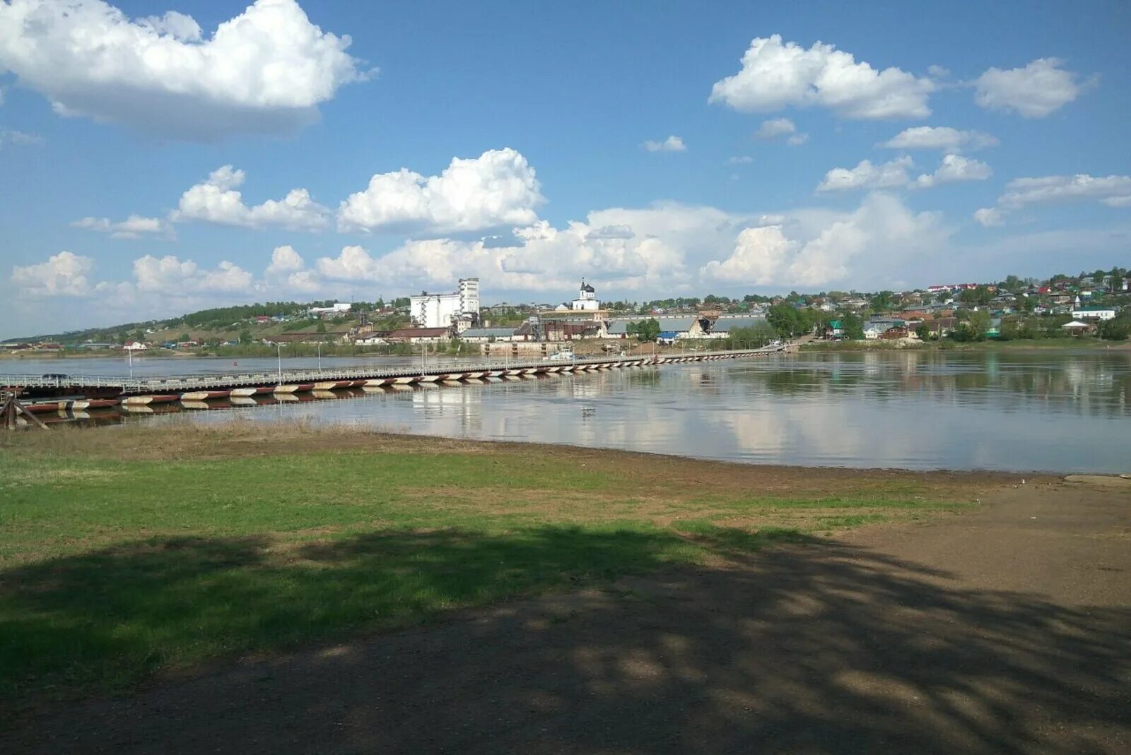 Уровень белой в бирске. Мост через белую в уфе интернациональная. Бирь бирск река. Уровень белой в бирске. Городе бирск река белая.