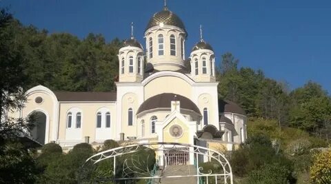 Храм в лоо
