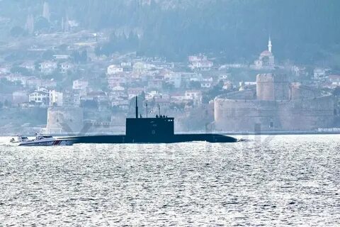 Вскоре наша лодка вышла на самую середину