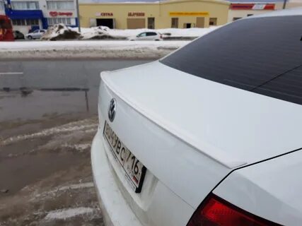 Спойлер белый
