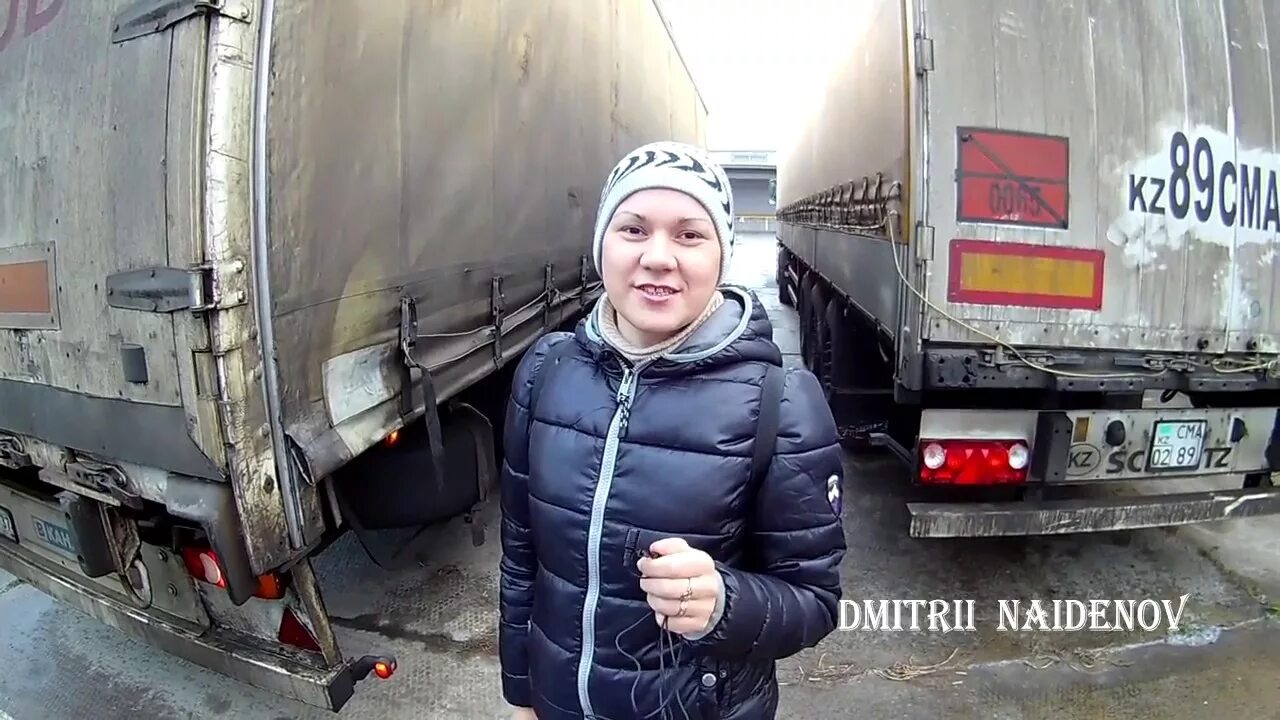 Рация в автомобиль для дальнобойщиков. Условные сигналы автомобилистов. Рация для фуры. Язык дальнобойщика. Freightliner inspiration truck.